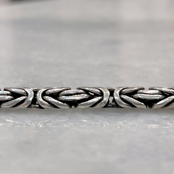 Sterling Silver Thick Solid Borobudur Link Toggle Clasp Bracelet - Picture 7 of 13